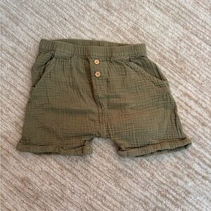 Children’s Little Planet organic green 100% cotton shorts size 5